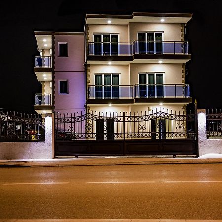 Apartments Krstovic Сутоморе Экстерьер фото