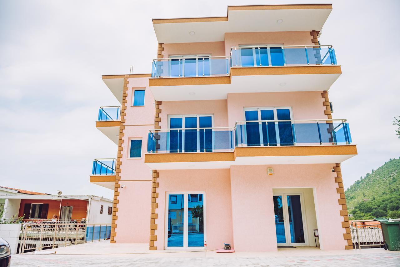 Apartments Krstovic Сутоморе Экстерьер фото