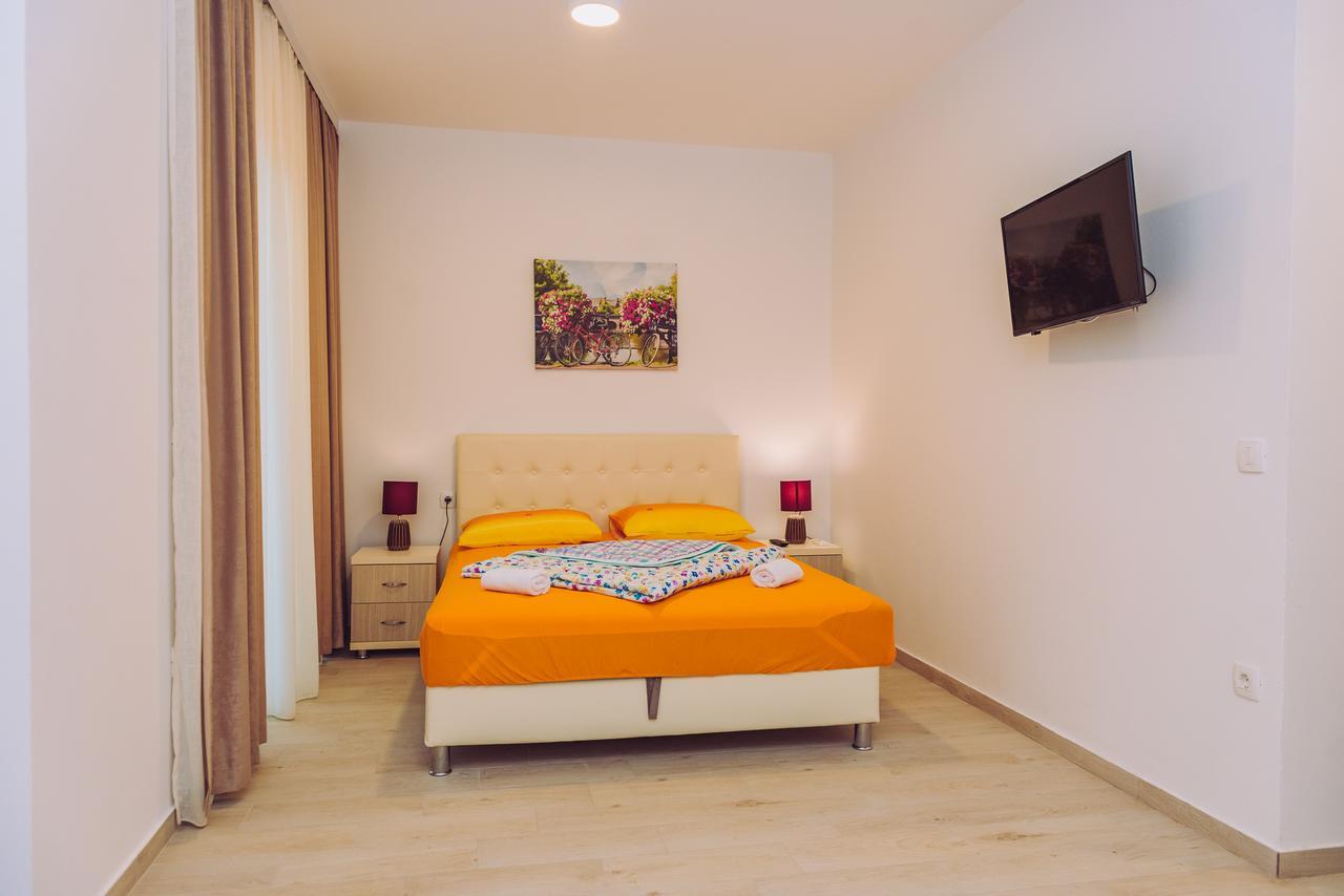 Apartments Krstovic Сутоморе Экстерьер фото