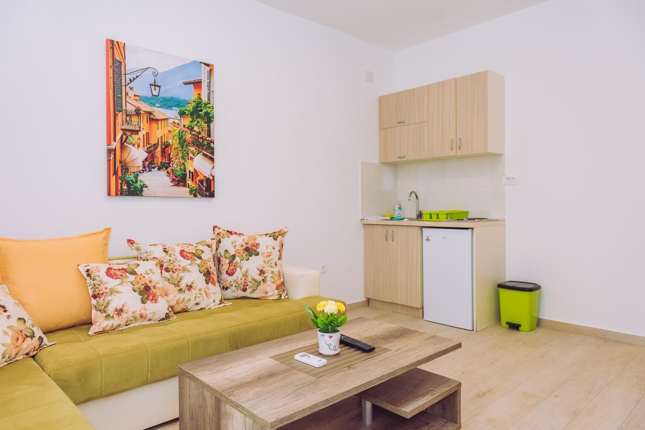 Apartments Krstovic Сутоморе Экстерьер фото