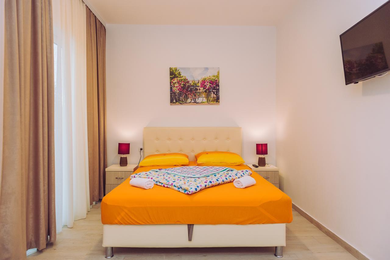 Apartments Krstovic Сутоморе Экстерьер фото
