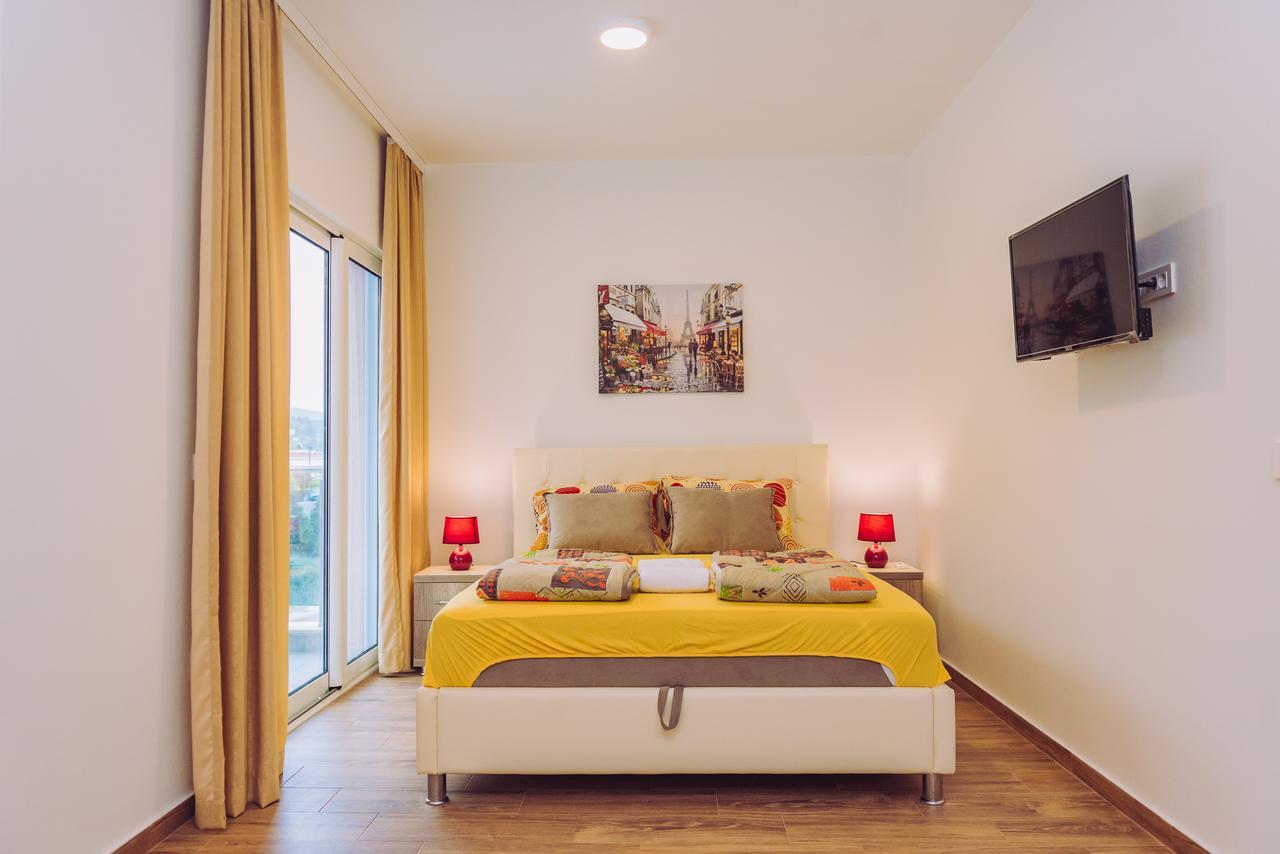 Apartments Krstovic Сутоморе Экстерьер фото
