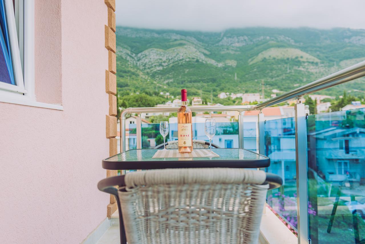 Apartments Krstovic Сутоморе Экстерьер фото