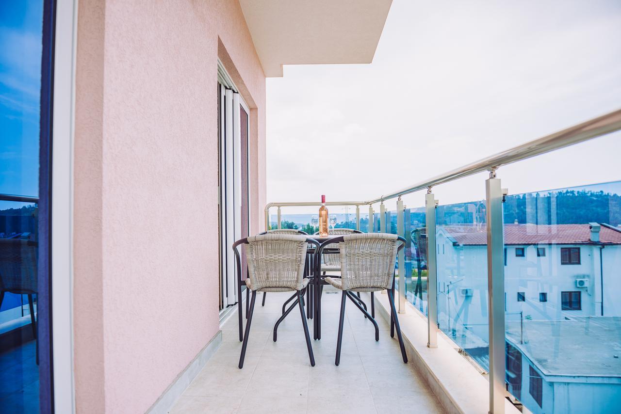 Apartments Krstovic Сутоморе Экстерьер фото