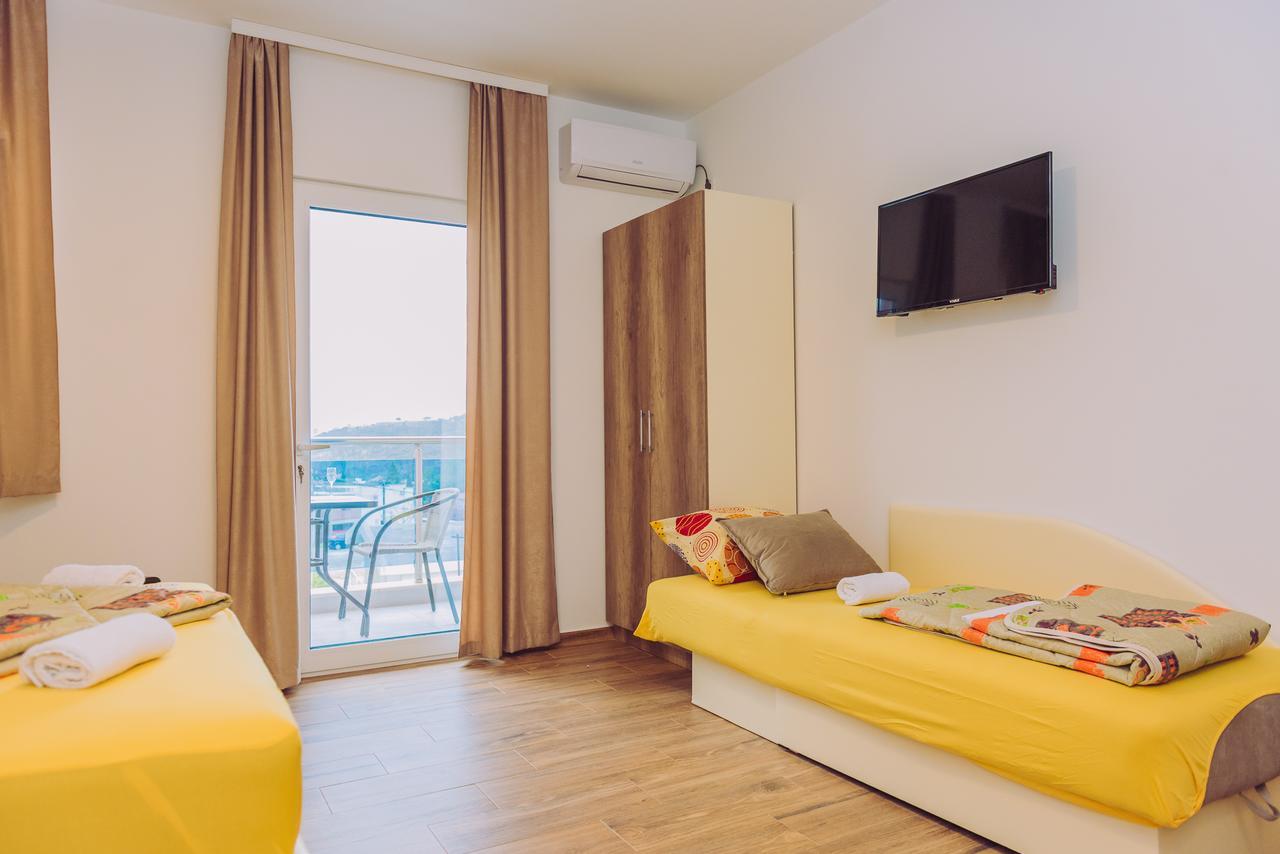 Apartments Krstovic Сутоморе Экстерьер фото