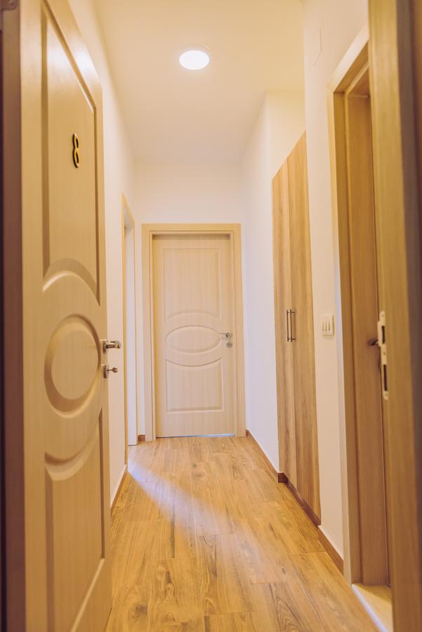 Apartments Krstovic Сутоморе Экстерьер фото