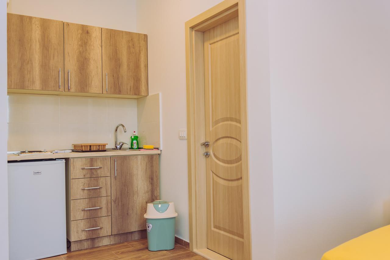 Apartments Krstovic Сутоморе Экстерьер фото