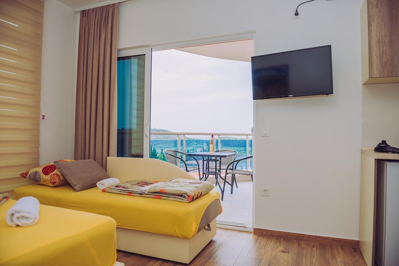 Apartments Krstovic Сутоморе Экстерьер фото